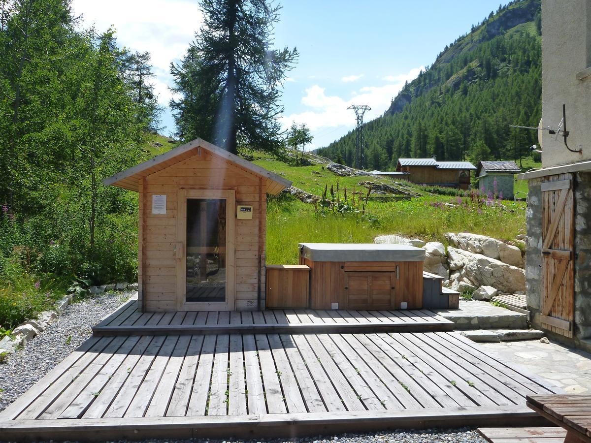 Chalet Les Melezes Bed & Breakfast Tignes Dış mekan fotoğraf